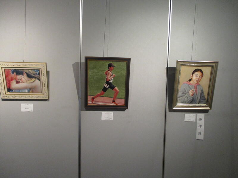 群馬県人物画協会　人物画展様子