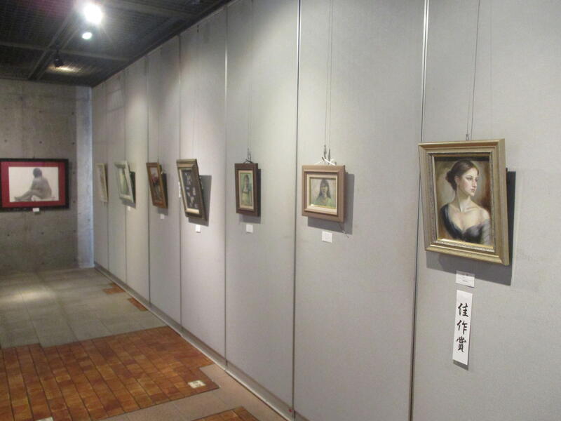 ぐんま県　人物画展様子