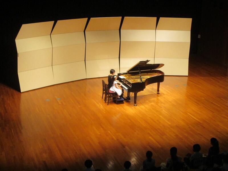 小林音楽教室　ピアノ発表会様子