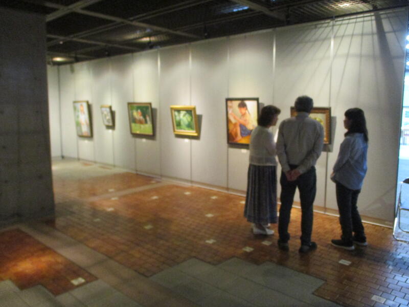 第11回ラベンダー会油彩画展　展示様子